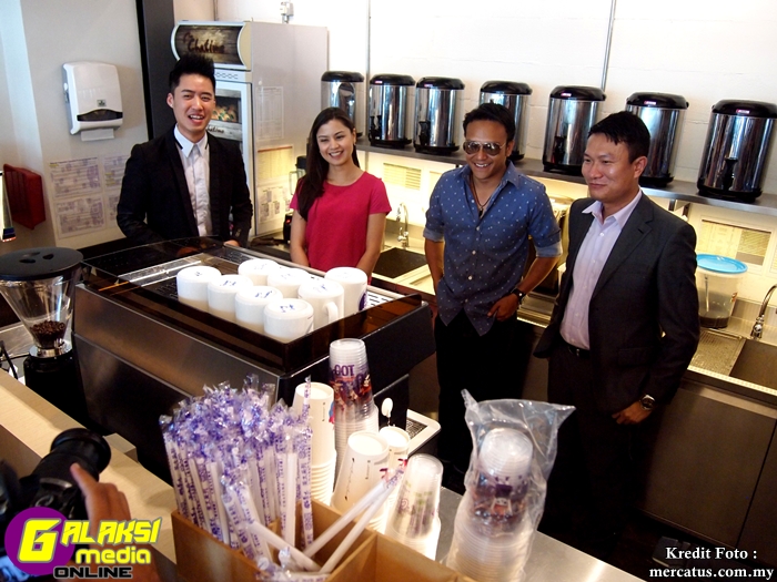  - Chatime-Malaysia-MD-Bryan-Loo-with-Shaheizy-Sam-Lisa-Surihani-at-Chatime-HQ-Training-Centre