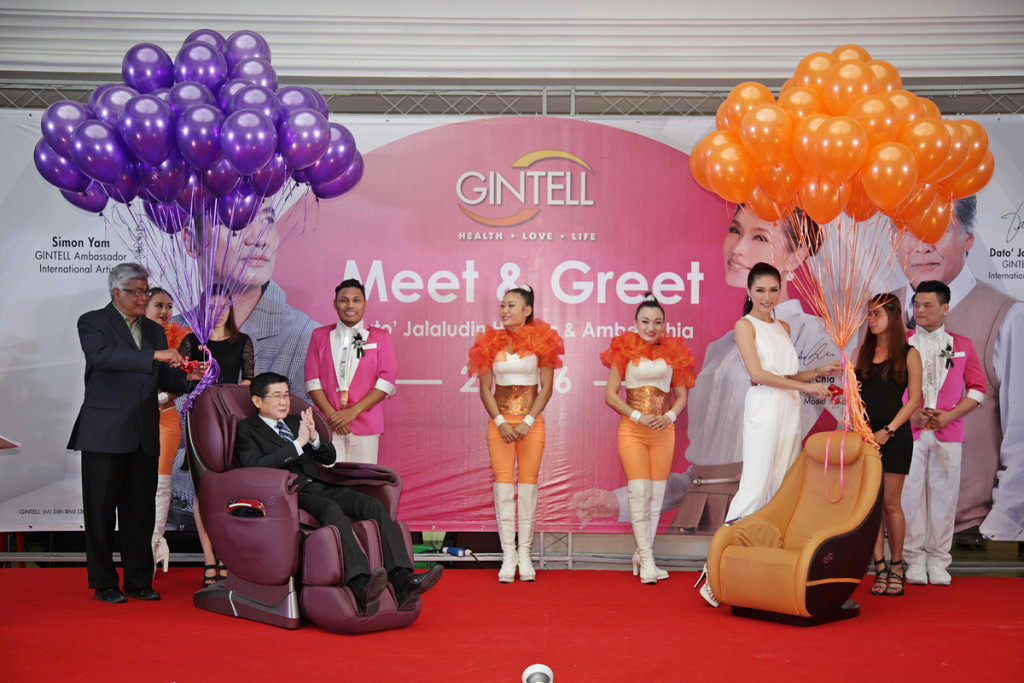 IMG_9875-Amber&Jala-officiate-ribbon-cutting-ceremony-witnessed-by-Dato-Goh-small