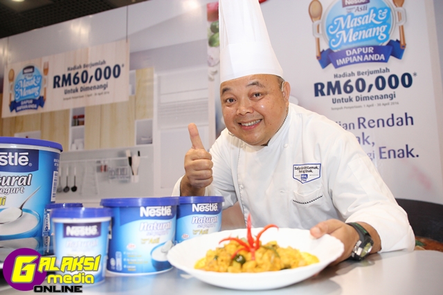 Chef Muluk, Nestle Ambassador Chef with his signature Curry Chicken (aft...