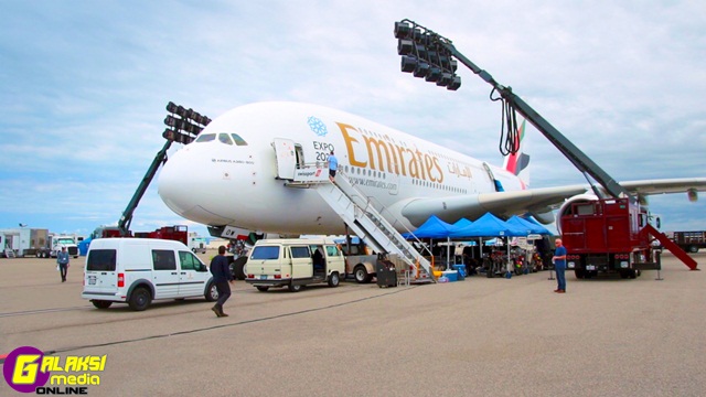 photo-3-emirates-airplane
